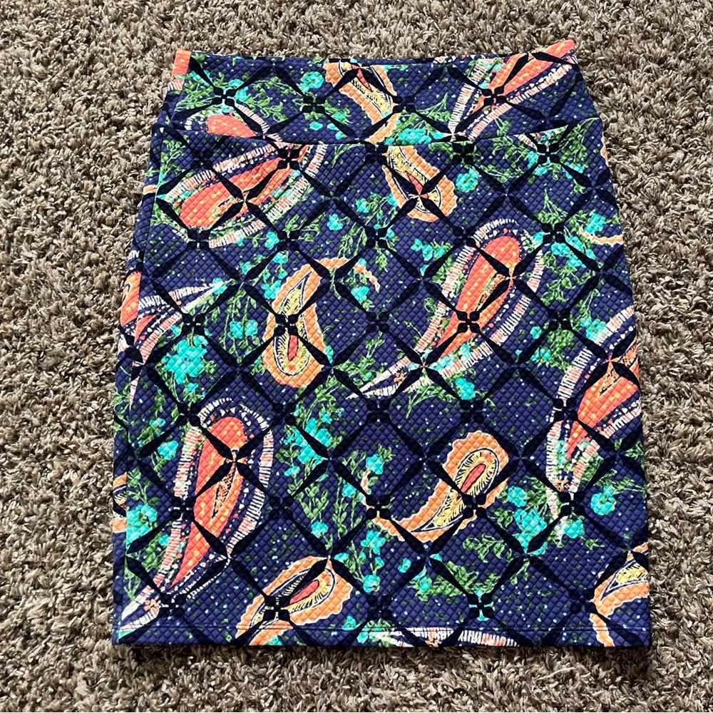 Quilted pencil skirt, stretchy, and flattering.